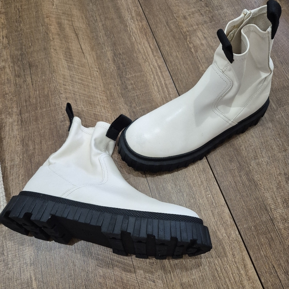 Zara Womens Chelsea Lug Sole Ankle Boots